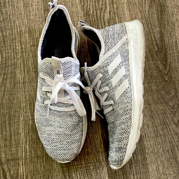 adidas Shoes - Adidas memory foam slipped